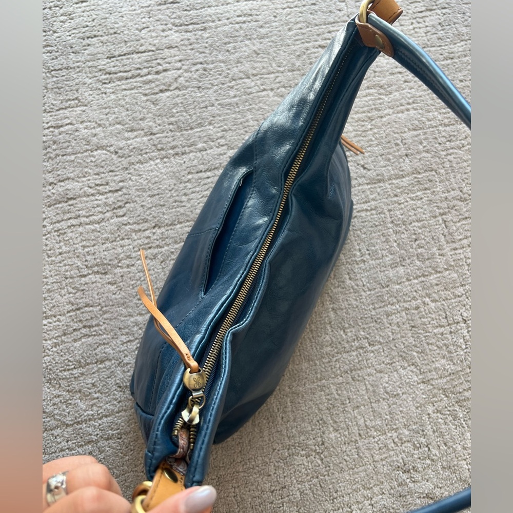 Elegant Blue Leather Hobo Bag - Picture 6 of 16